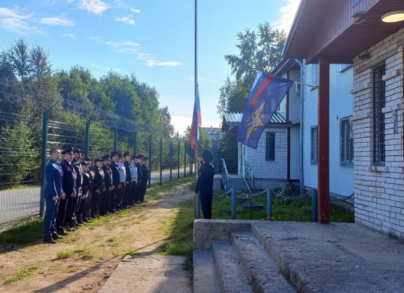 Сотрудники ОВД Карелии приняли участие в торжественных мероприятиях, посвящённых Дню государственного флага Российской Федерации